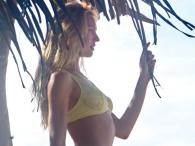 Candice Swanepoel przywołuje wiosnę w bikini i bieliźnie Victoria's Secret